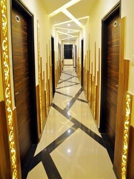 Townhouse 1182 Hotel Tirupati Galaxy Kanpur Exterior photo
