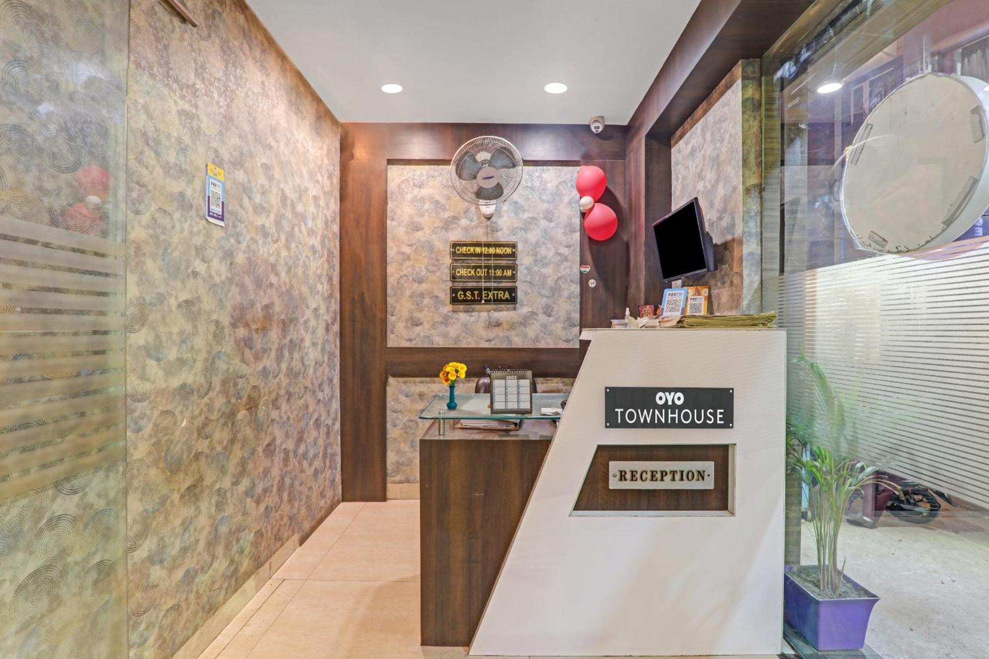 Townhouse 1182 Hotel Tirupati Galaxy Kanpur Exterior photo