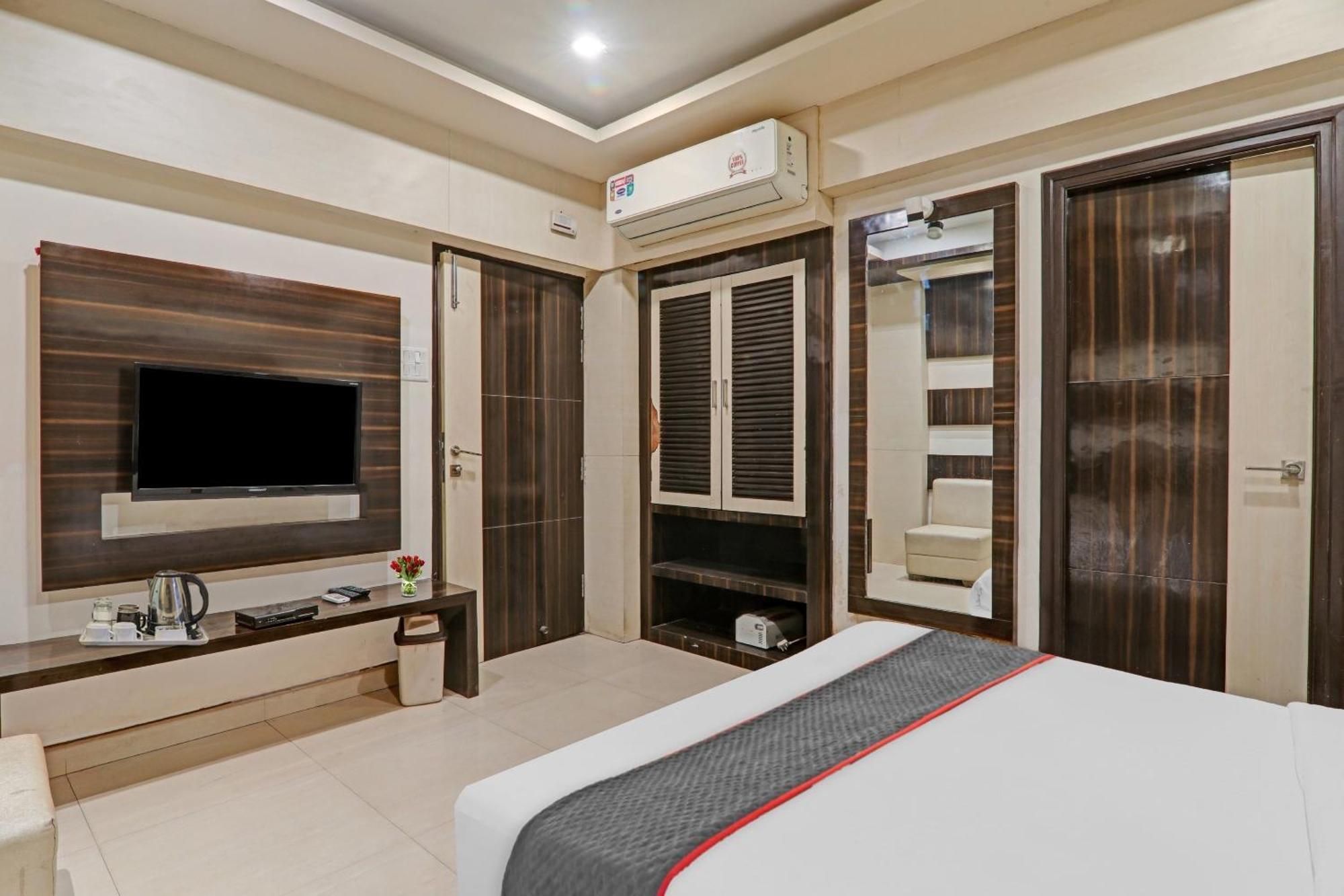 Townhouse 1182 Hotel Tirupati Galaxy Kanpur Exterior photo