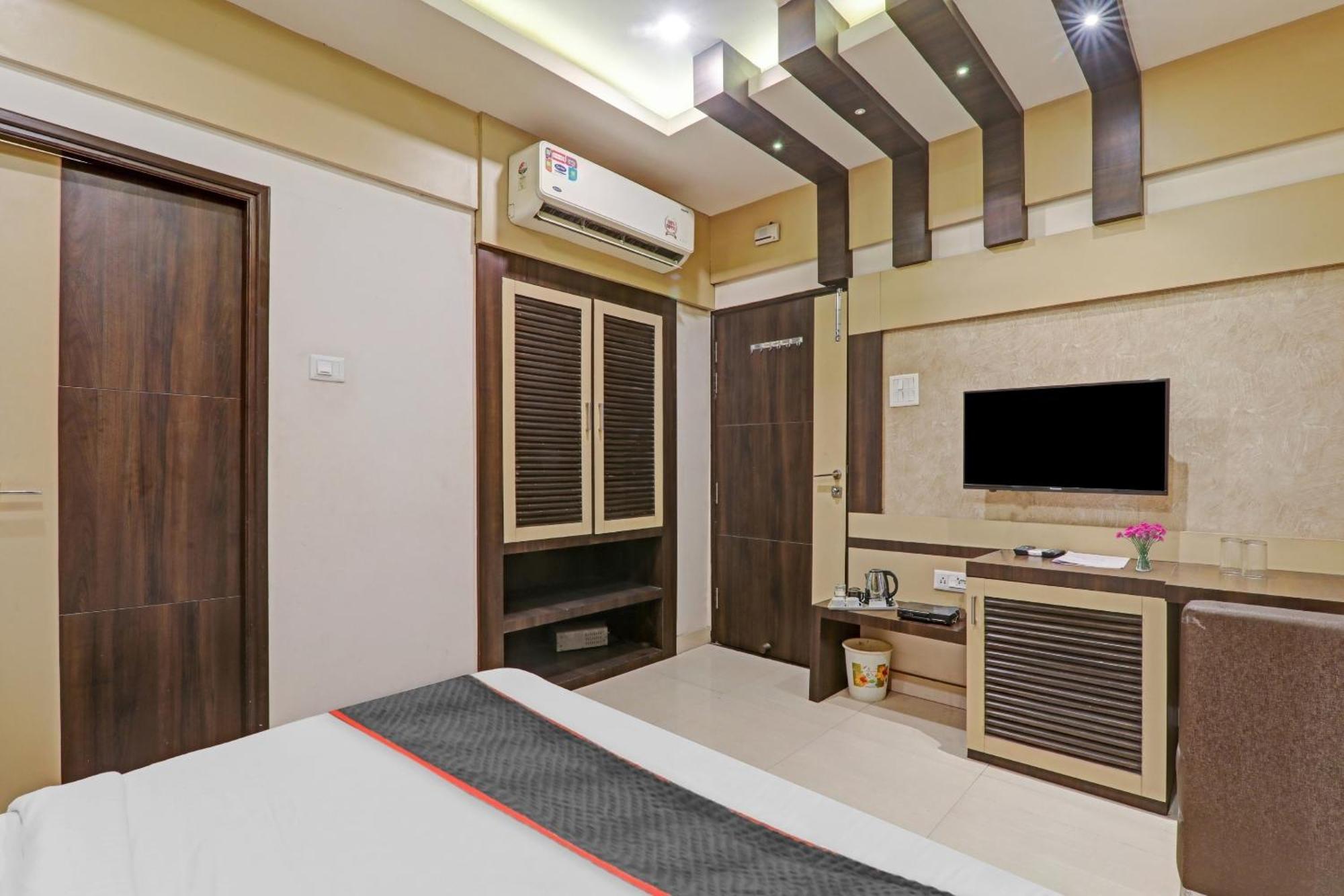 Townhouse 1182 Hotel Tirupati Galaxy Kanpur Exterior photo