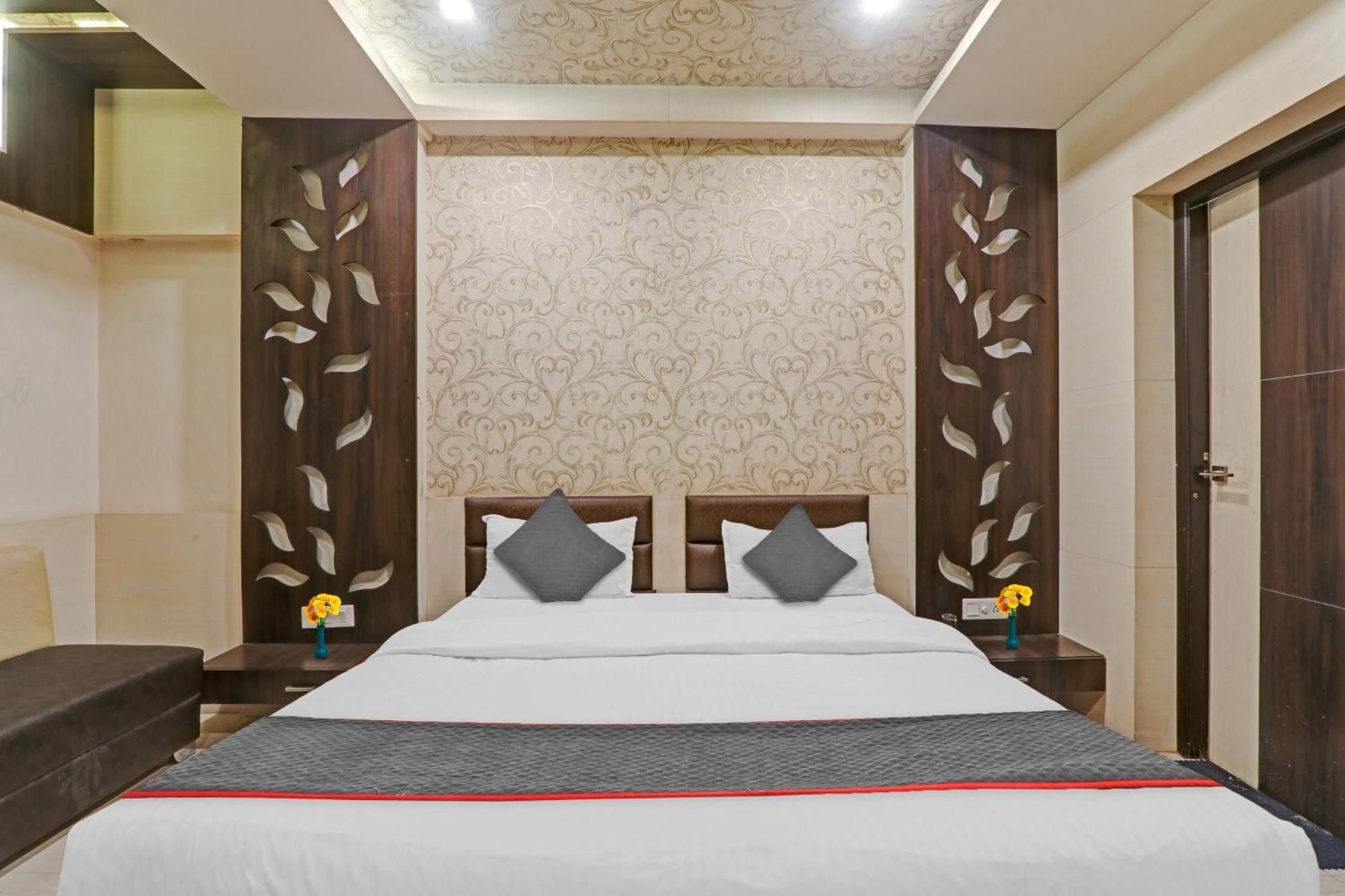 Townhouse 1182 Hotel Tirupati Galaxy Kanpur Exterior photo