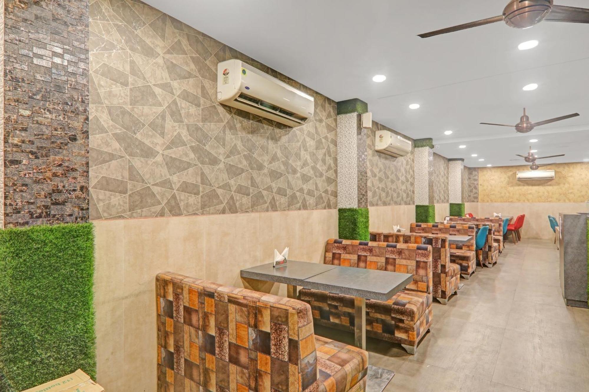 Townhouse 1182 Hotel Tirupati Galaxy Kanpur Exterior photo