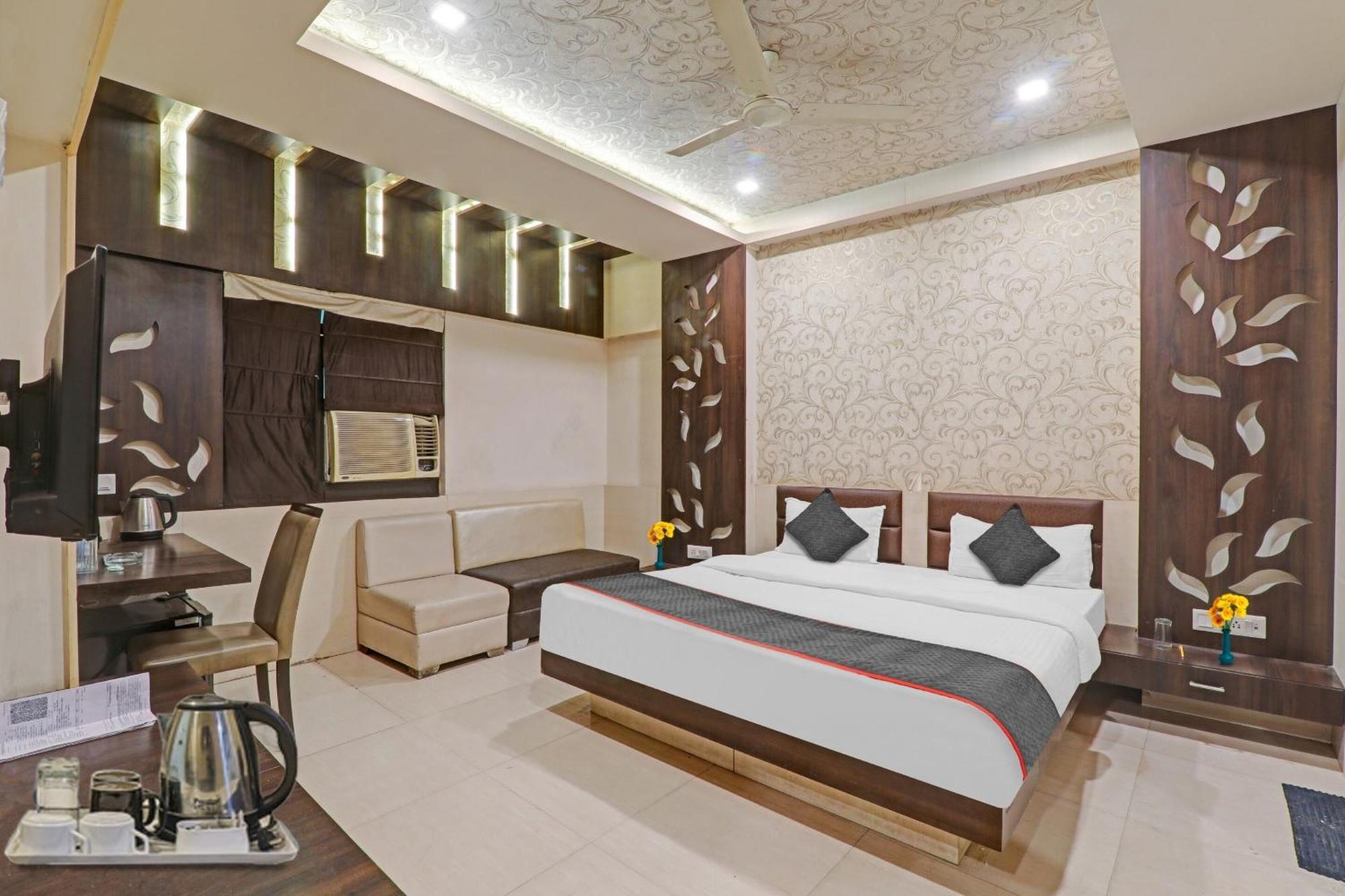 Townhouse 1182 Hotel Tirupati Galaxy Kanpur Exterior photo