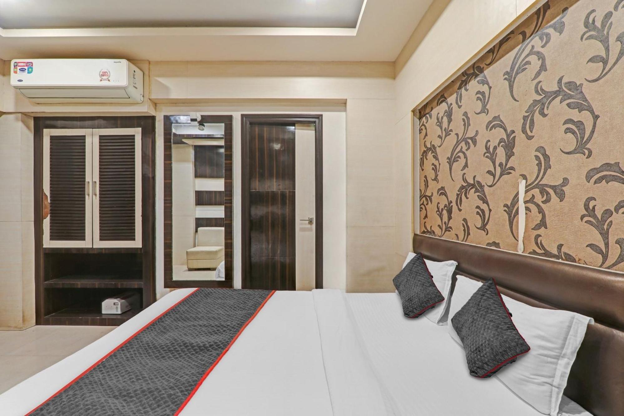Townhouse 1182 Hotel Tirupati Galaxy Kanpur Exterior photo